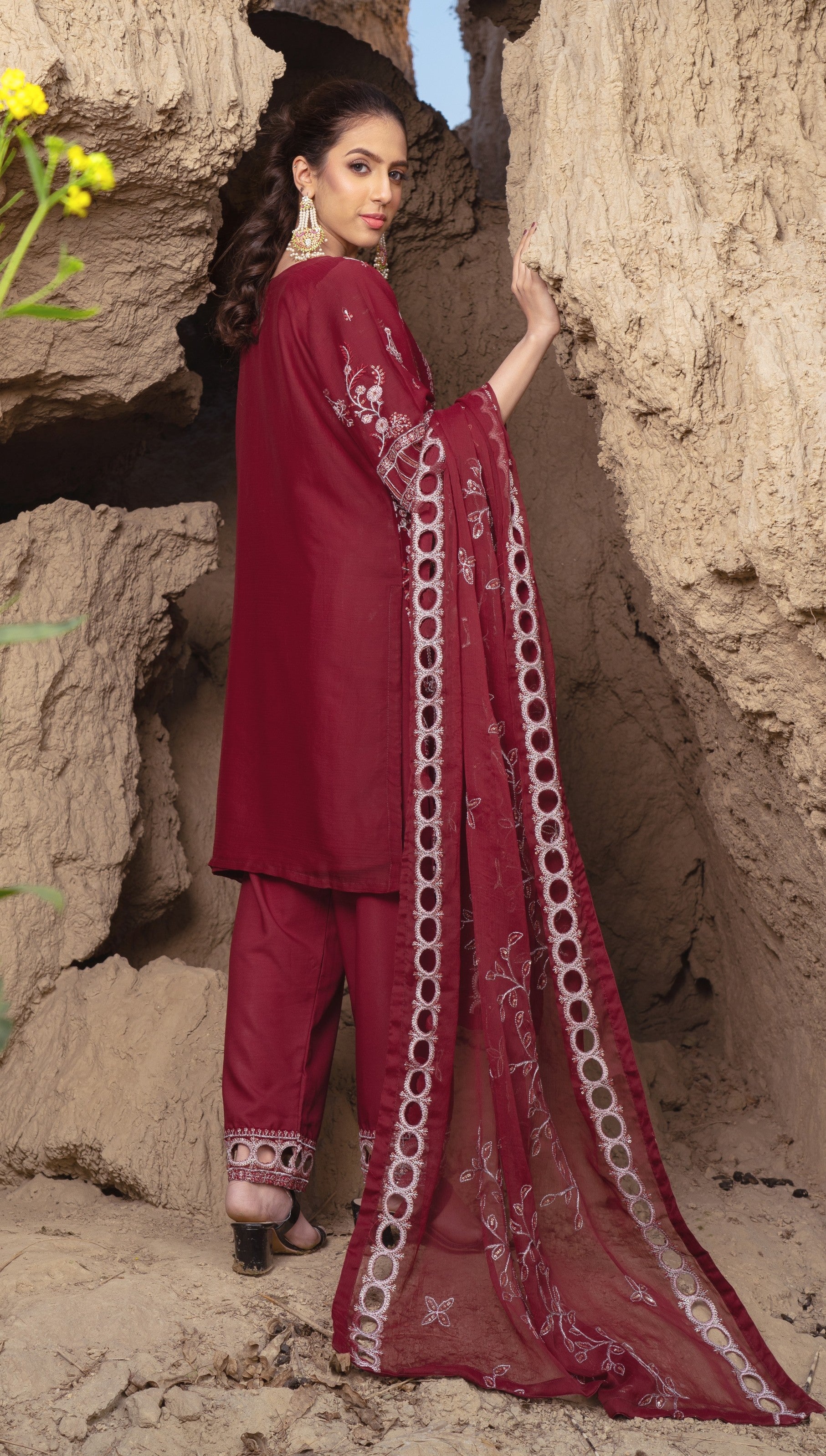 RANG-E-FALAK by Saimb - Stitched Embroidered 3PC Crinkle Chiffon