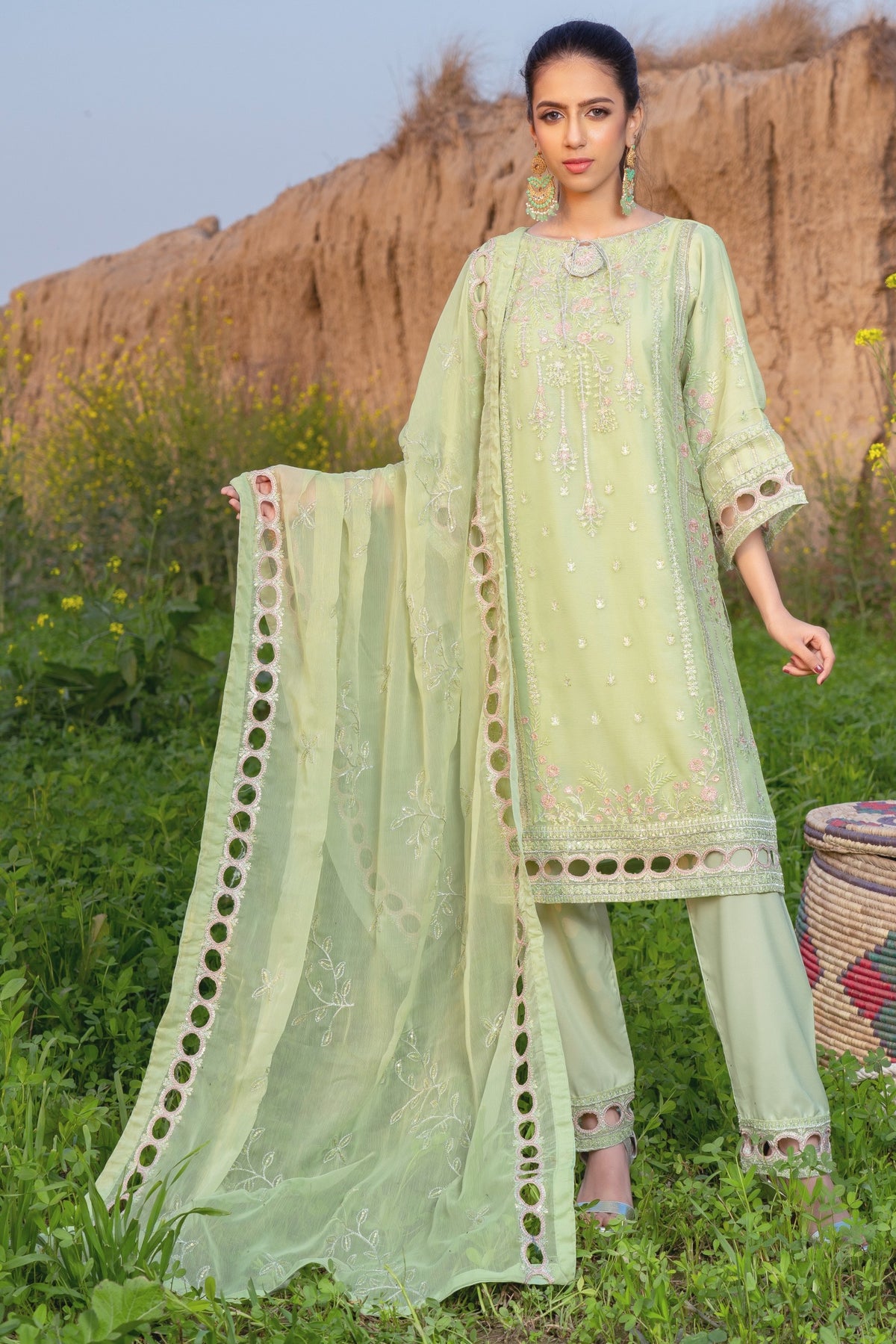 RANG-E-FALAK by Saimb - Stitched Embroidered 3PC Crinkle Chiffon