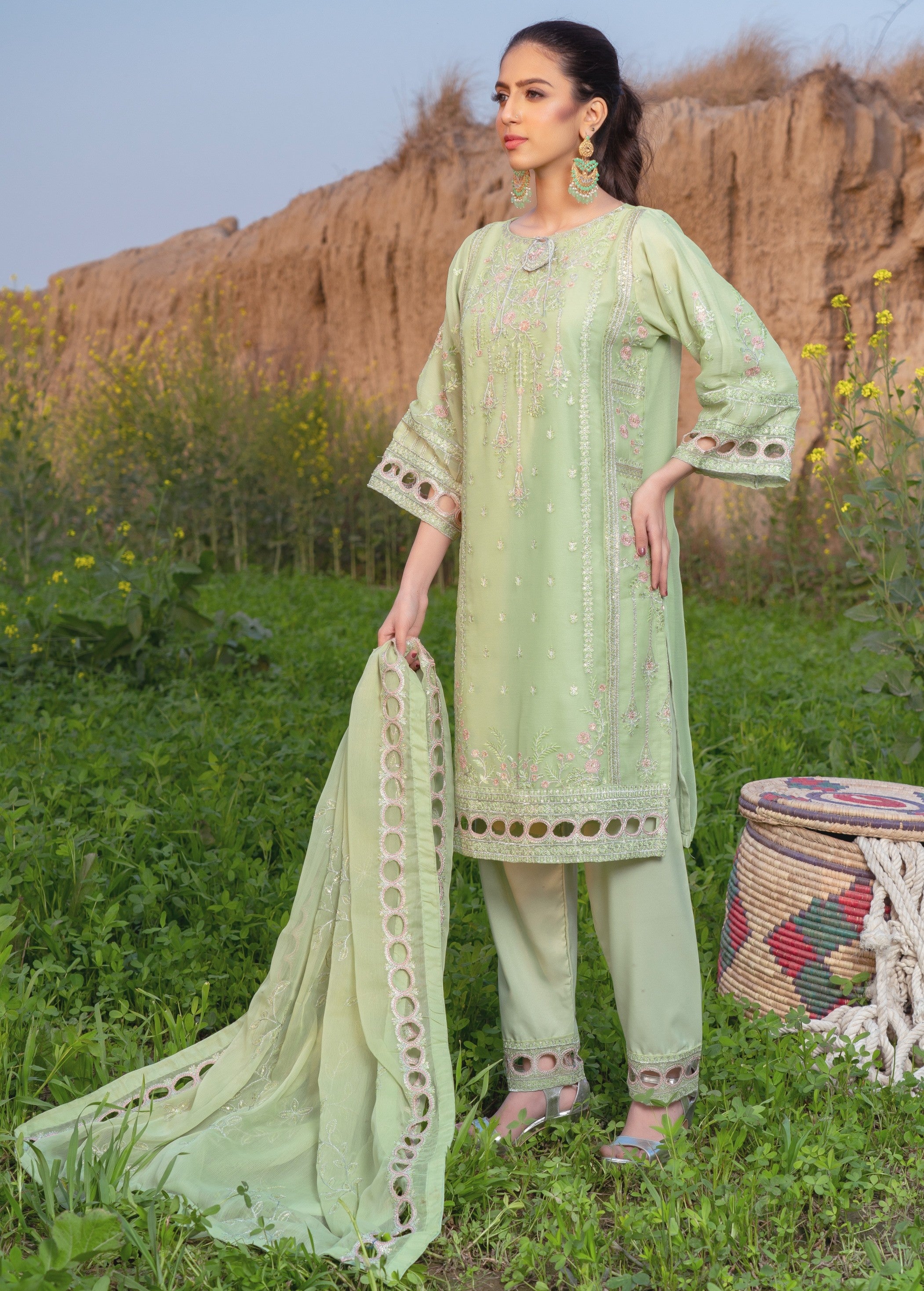 RANG-E-FALAK by Saimb - Stitched Embroidered 3PC Crinkle Chiffon