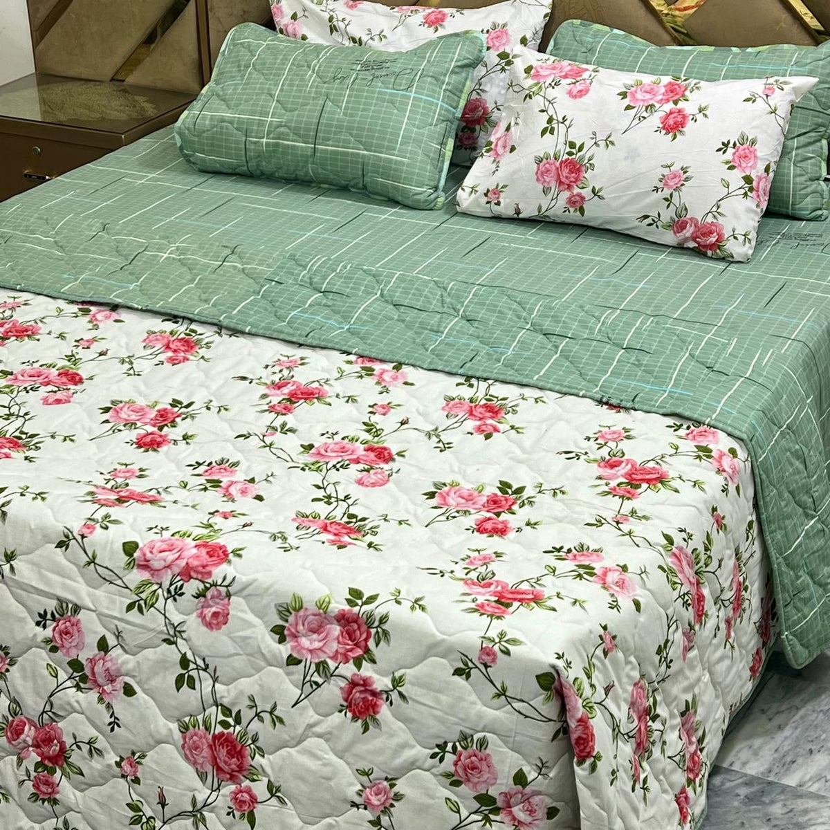 WINTER COMFORTER SET 6 PIECES (COMFORTER 200 GSM)